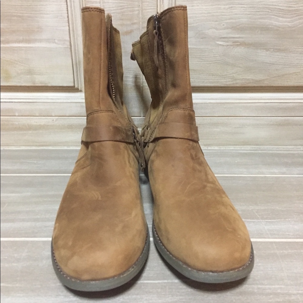Teva Brand boot size women’s 11